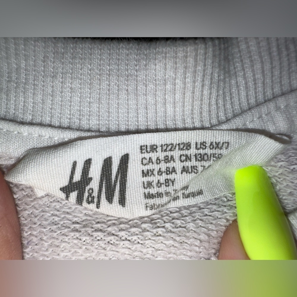 H&M tie dye sweatshirt with heart - Picture 3 of 4